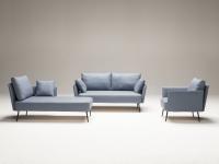 Das moderne Sofa  mit reduzierte Tiefe Toledo ist auch mit passender Chaiselongue und Sessel erhältlich.