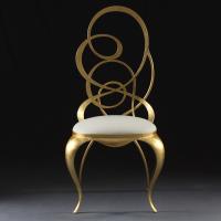 Frontalansicht von Ghirigori Luxus Stuhl von Cantori