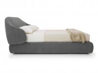 Das Bett Kalin ist komplett mit Stoff, Kunstleder oder Leder gepolstert