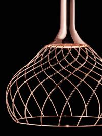 Detail des Käfiglampenschirms aus poliertem Metall Roségold Finish