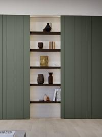 Lounge Collection mit Regalen aus grauem, vissuto Eichenholz