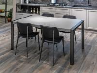 Industrielles Design zeichnet den festen oder erweiterbaren Tisch Gary aus