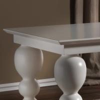 Particolare piano tavolo bianco modello Lanzi 