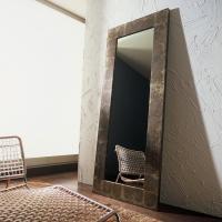 Kumi vertikaler Spiegel mit Rahmen aus reinem oxidiertem Silber 
