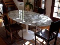 Saarinen elliptischer Tisch mit Calacatta Gold Marmorplatte - Kundenfoto