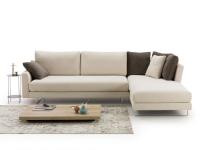 Sofa Harold mit Chaiselongue, gepolstert mit sandfarbenem Stoff