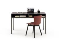 Moderner Schreibtisch mit Metallgestell Egeo, Platte aus Melamin mit individueller Ausführung