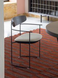 Design-Stuhl mit elegant gepolstertem Keel Sitz