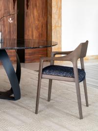 Scheggia Stuhl mit Gestell aus massivem Eschenholz und gepolstertem Sitz