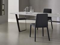 Dana vollgepolsterter armloser Stuhl - passend zur Vigo Keramik-Tischplatte