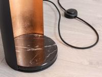 Lampe Dew in der Version Bodenleuchte mit Basissockel in schwarzem Marquina-Marmor
