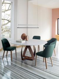 Runder Tisch Bon Bon mit Platte aus weißem Carrara-Marmor und zentralem Fuß aus Corten