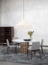 Runder Tisch Intreccio mit Massivholzfuß und fester Marmorplatte