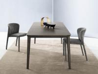 Erweiterbarer Tisch aus Keramik und Holz mit Platz für Erweiterungen im Untertisch