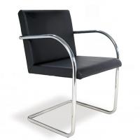 Sedia Brno Chair disegnata da Mies Van der Rohe disponibile in due modelli