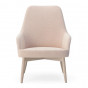 poltrona con schienale alto e quattro gambe in legno - +€ 288,79