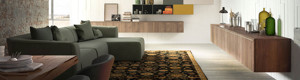 Salotto con coppia di credenze sospese lunghe in legno