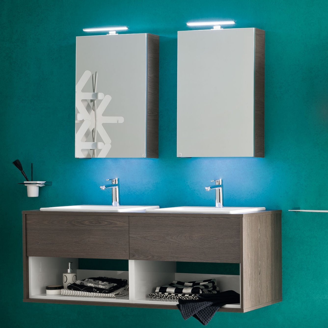 Mobile d'Arredo Bagno a Sospesione e Doppio Lavabo da Appoggio