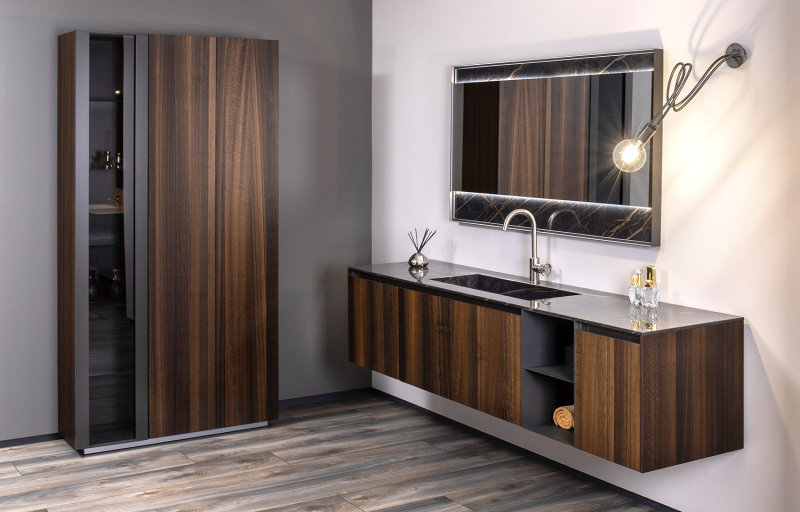 Mobile bagno in legno con top con vasca integrata in Laminam effetto marmo - Master 01