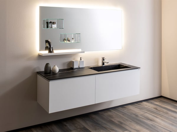 Mobile bagno con top in HPL effetto marmo Vittoria