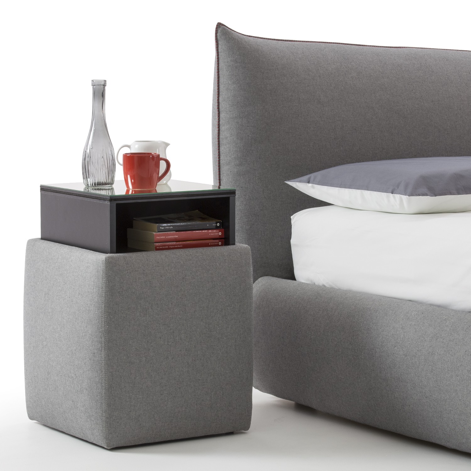 Comodino contenitore con dock station Soho