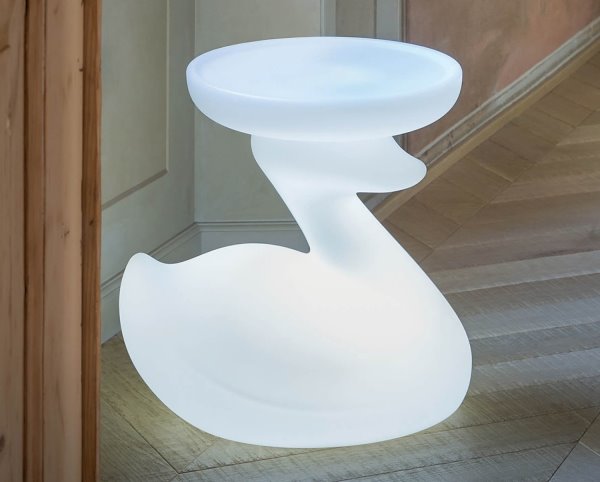 Un comodino particolare a forma di papera