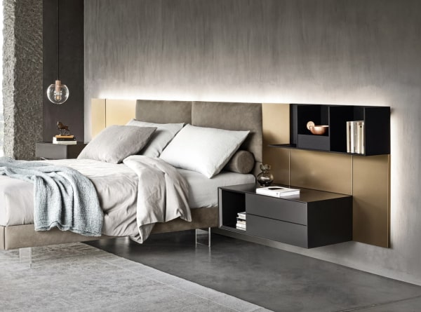 Letto sommier moderno con boiserie sospesa retroilluminata