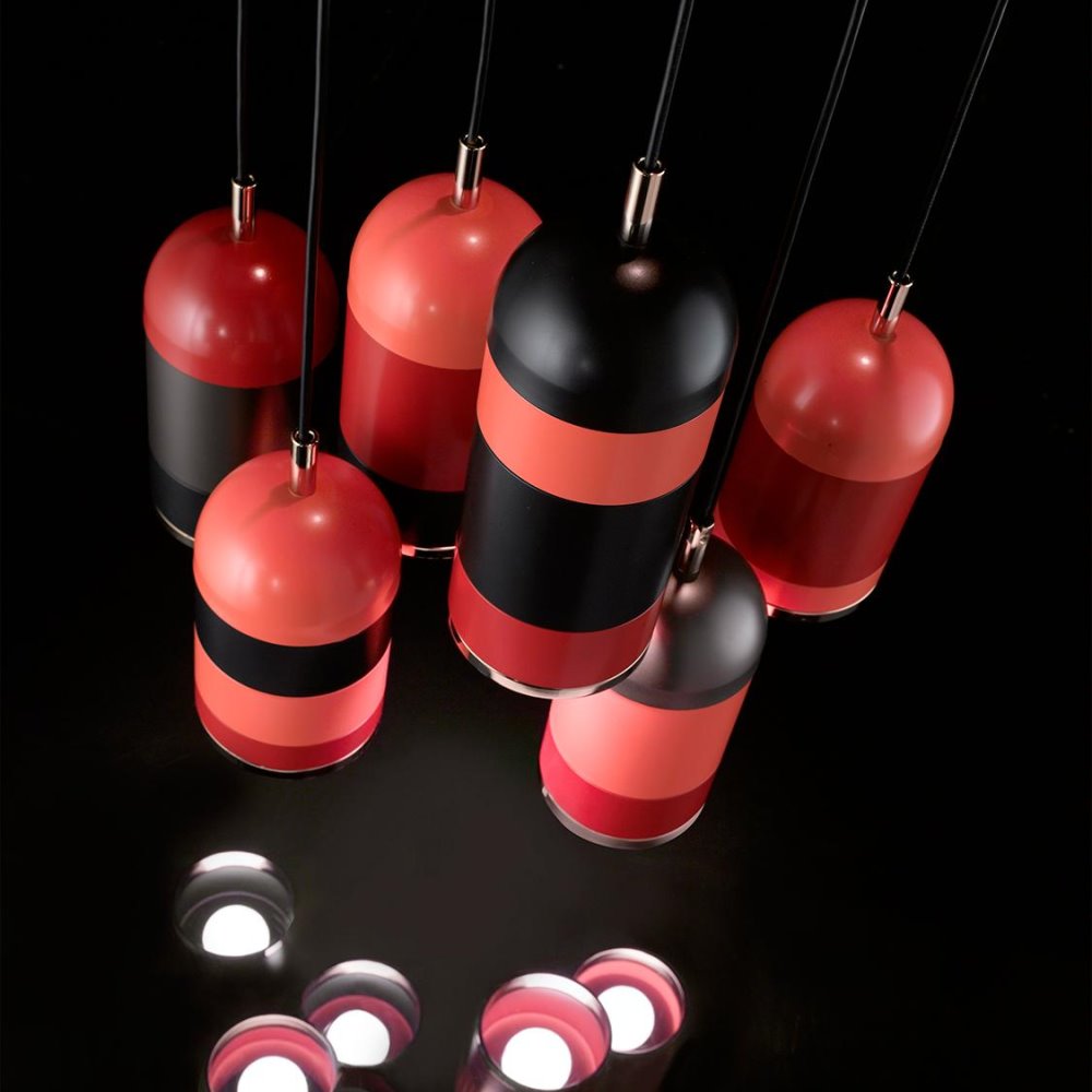 Composizione di lampade cilindriche a sospensione rosse e nere SalePepe