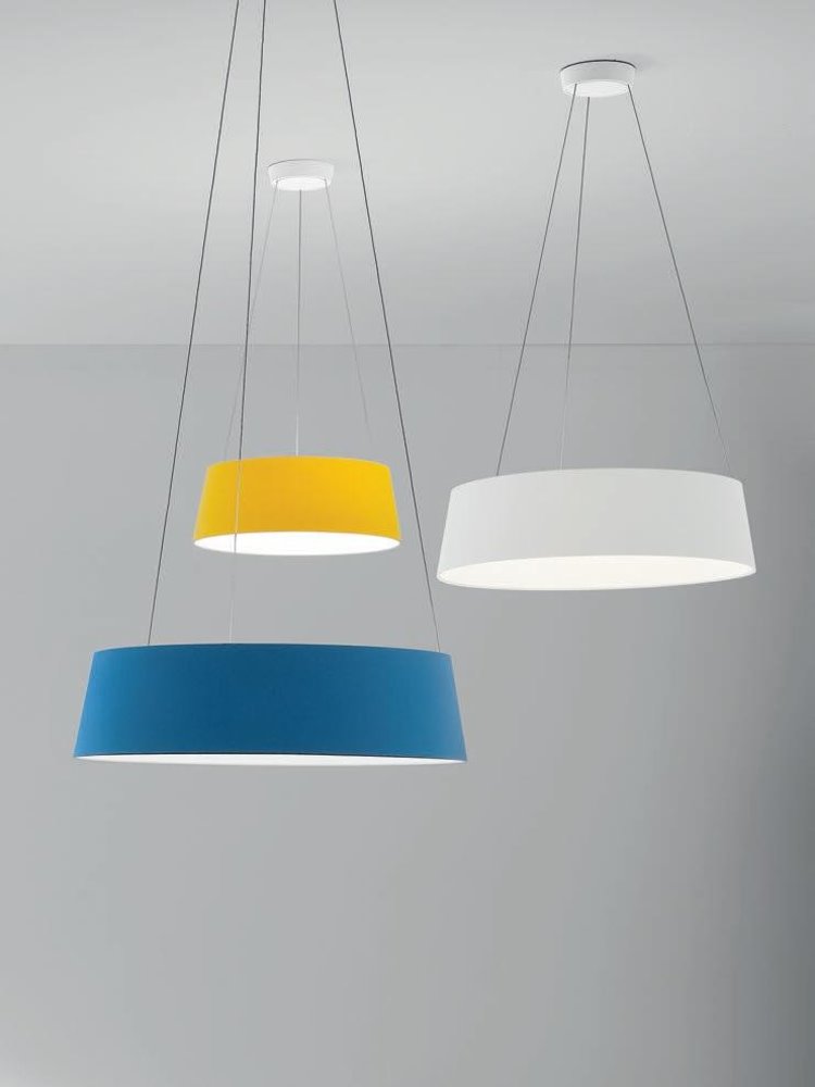 Composizione di lampadari cilibrici colorati | Oxygen
