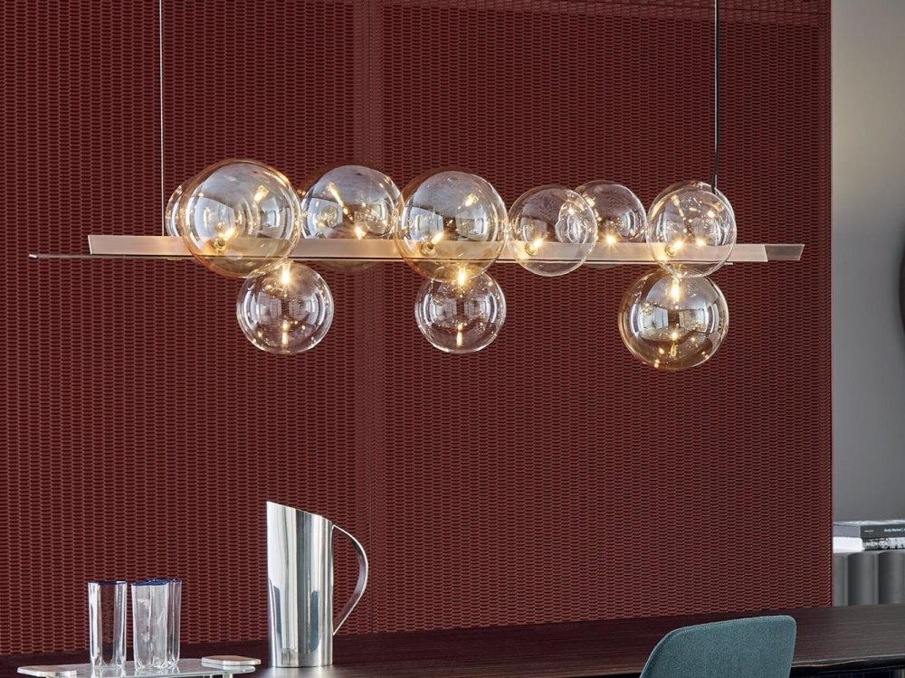Lampadario con 11 diffusori sferici in vetro ambrato | Bon Ton di Bonaldo
