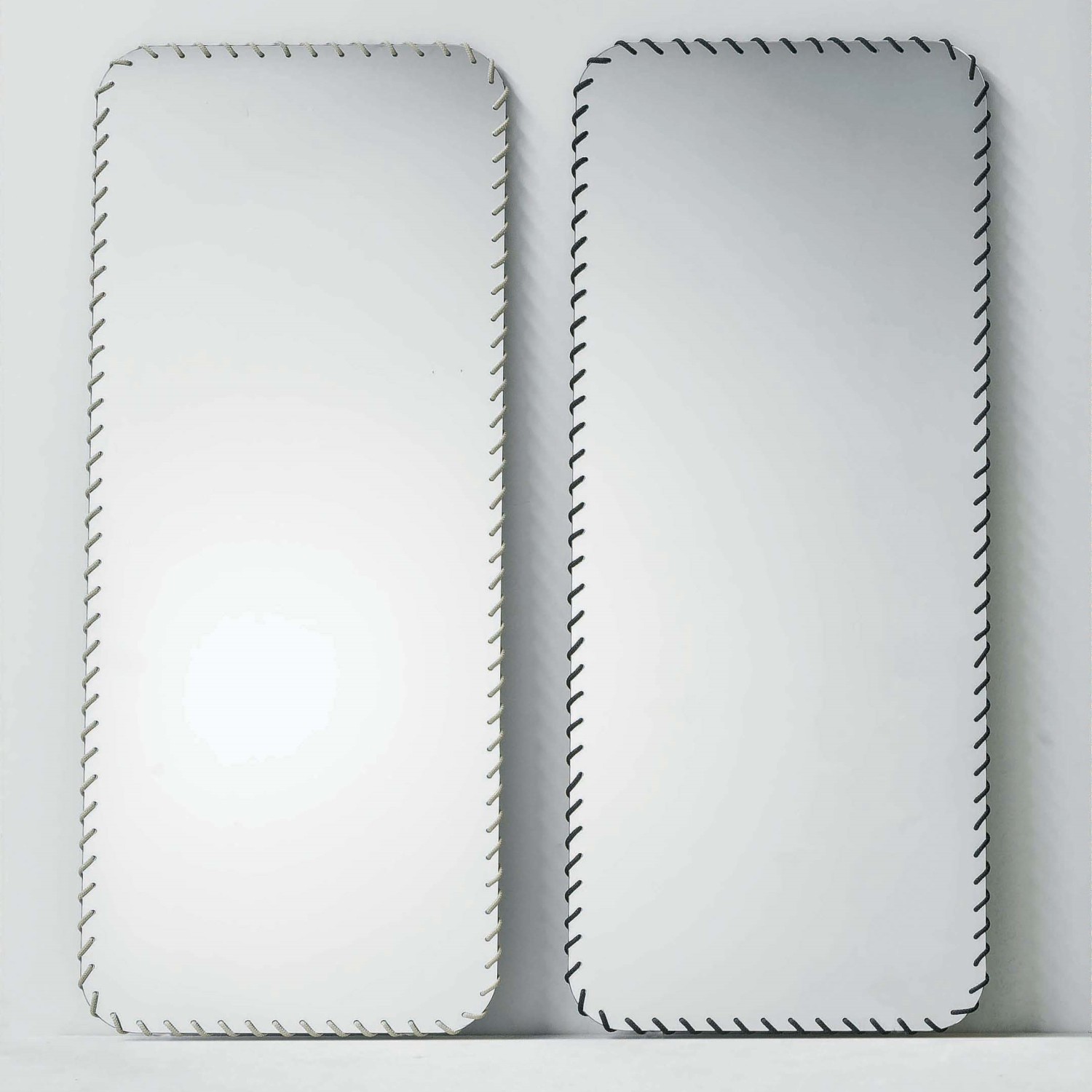 Specchiera Spiral Mirror: rettangolare, larga 70 cm, alta 169 cm, spessa 6 cm