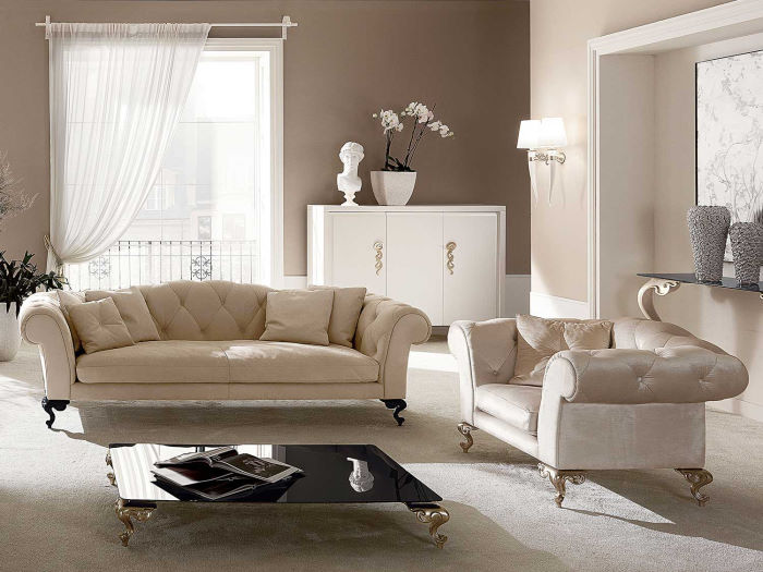 George - soluzione d'arredo con divano barocco moderno e poltrona abbinata