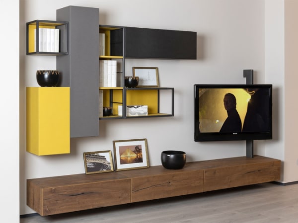 Parete TV moderna personalizzata con grigio e giallo Rebel 09