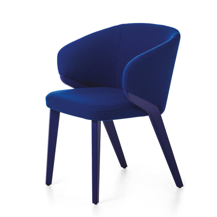 Poltroncina moderna con struttura in legno laccato blu Matilde